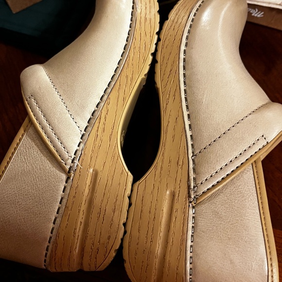 Women's Cream Clogs Dansko 39 - Picture 5 of 5